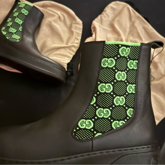 Gucci Black and Lime Green Logo Chelsea Boots - Picture 6 of 12